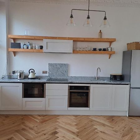 Spinnaker - Self Catering Apartment, Tenby Kültér fotó