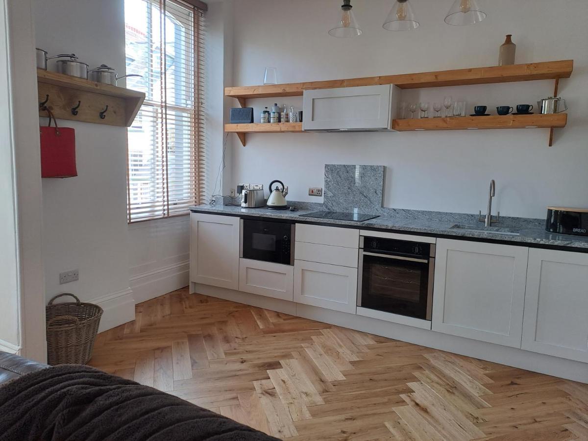 Spinnaker - Self Catering Apartment, Tenby Kültér fotó